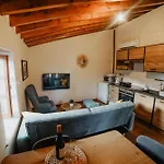 The Stonehouse With Private Bath Spas *