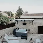 The Stonehouse With Private Bath Spas * Limassol