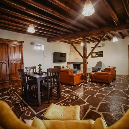 The Stonehouse With Private Bath Spas Villa