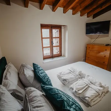 The Stonehouse With Private Bath Spas * Limasol