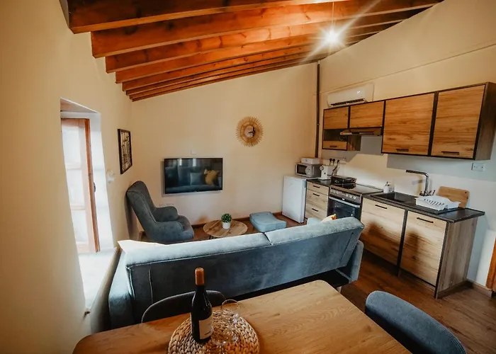 The Stonehouse With Private Bath Spas *