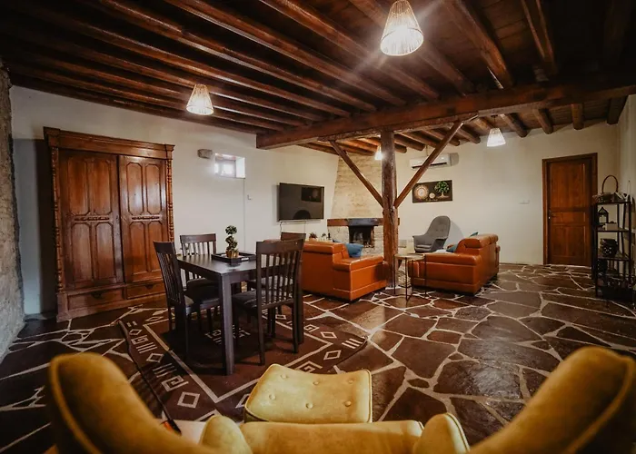 The Stonehouse With Private Bath Spas Villa