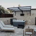 The Stonehouse With Private Bath Spas