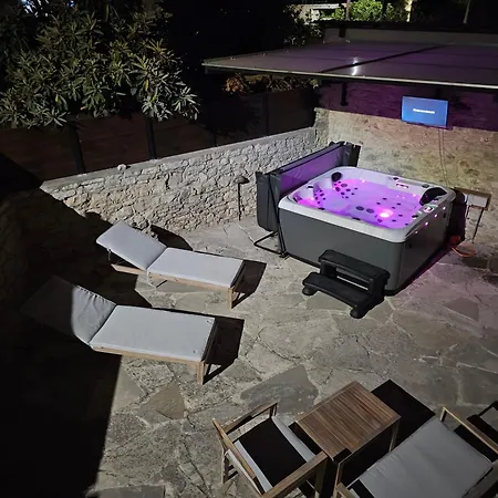 The Stonehouse With Private Bath Spas Villa