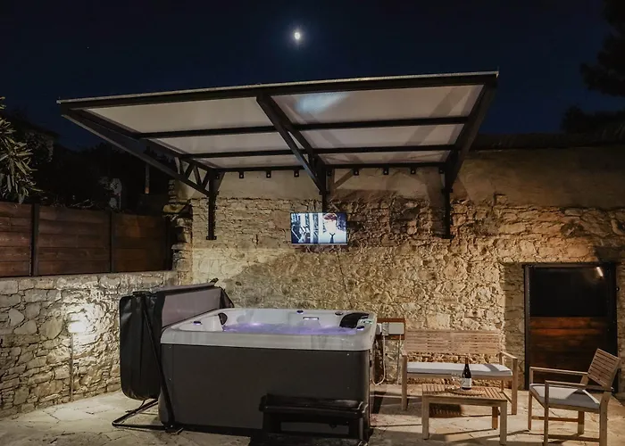 The Stonehouse With Private Bath Spas Villa *