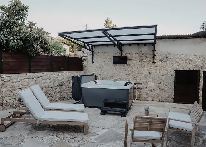 The Stonehouse With Private Bath Spas